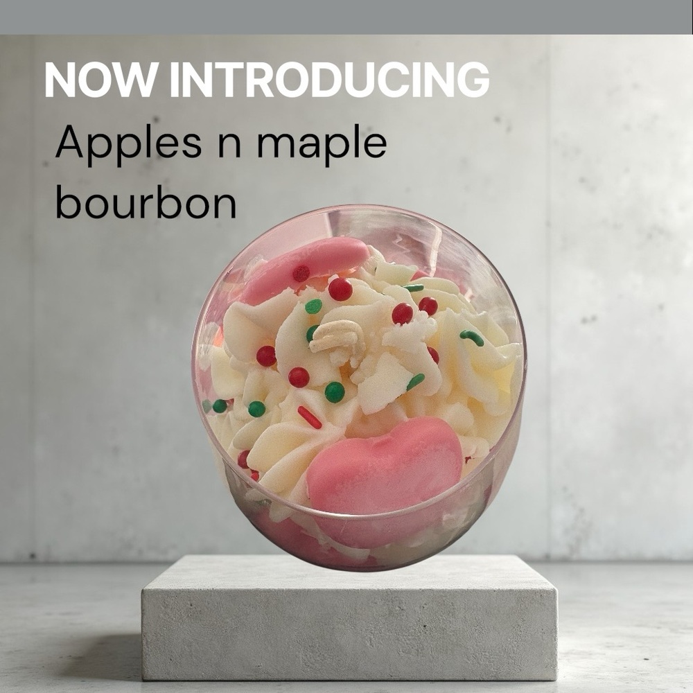 apples and maple bourbon 24 oz handmade candle - Picture 3 of 4